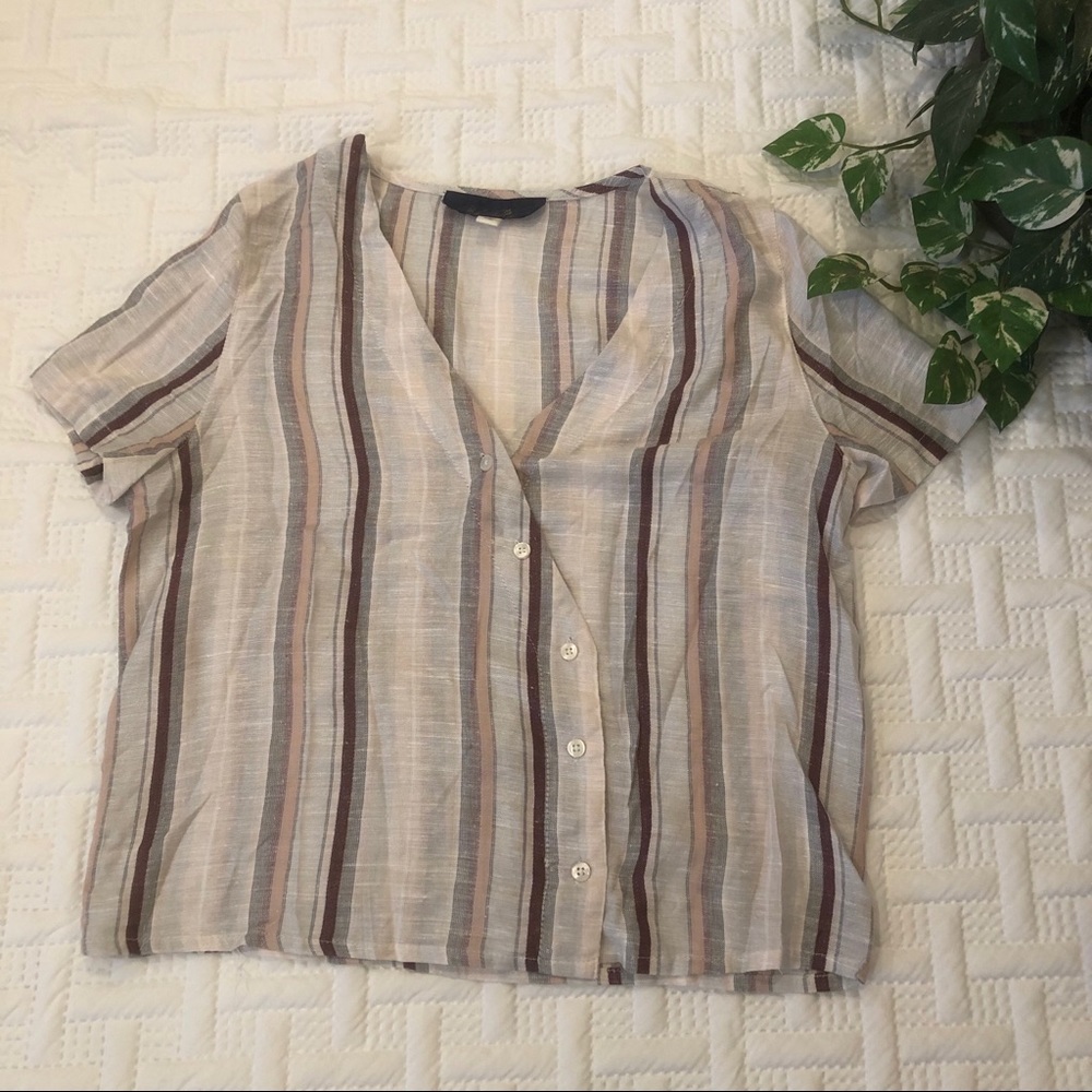 LAST CHANCE Striped Button-Up Shirt - L